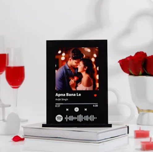 Personalized Musical Couple's Photo Frame
