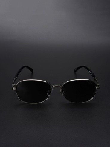 Unisex Square Sunglasses with Polarised and UV Protected Lens